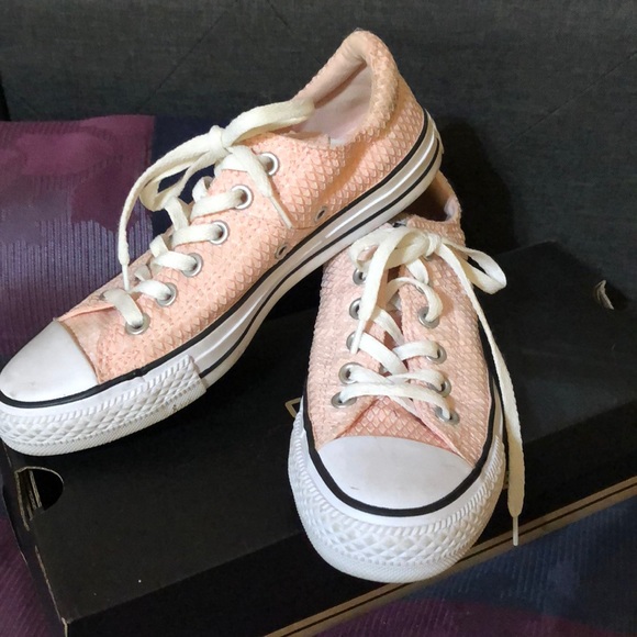 pink mesh converse